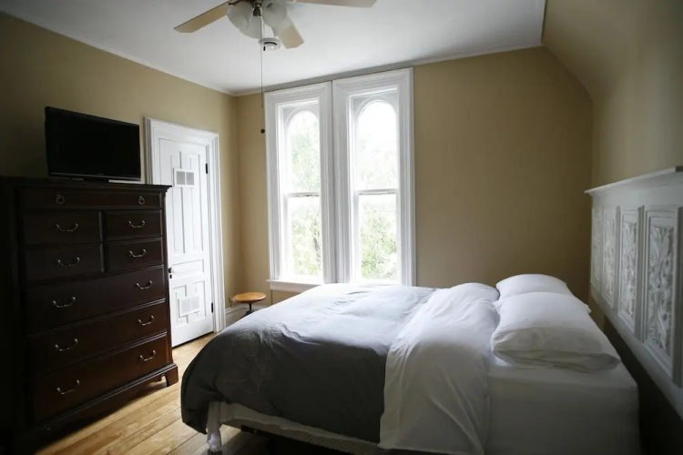 Iron Kettle Bed and Breakfast