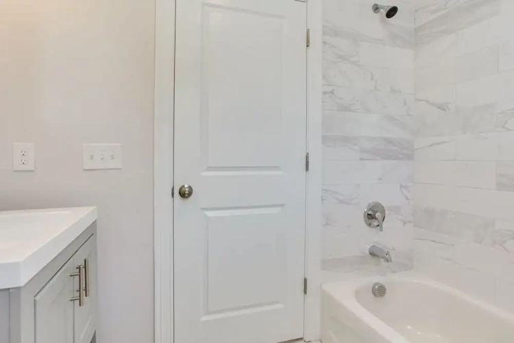 3 Bedrooms Apartment
