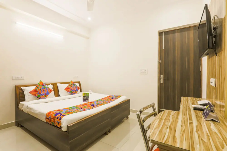 FabExpress Star Guest House