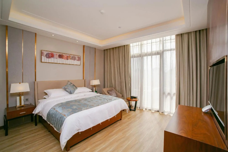 Huatian Hotel