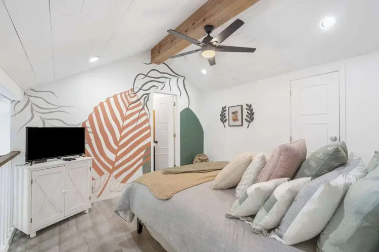 Tranquil Treehouse Loft - Golf Course Views