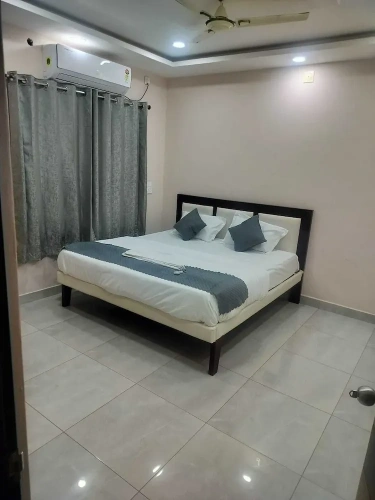 Deluxe Double room with city view