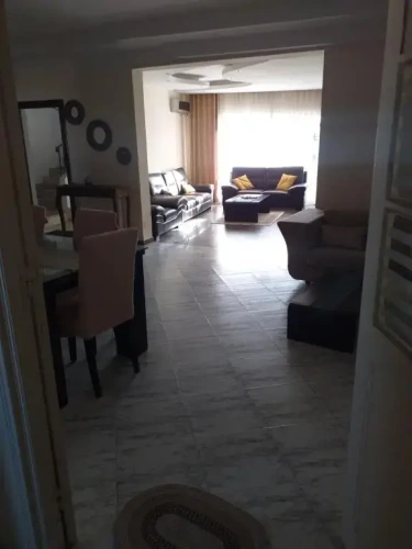 3 Bedrooms Apartment