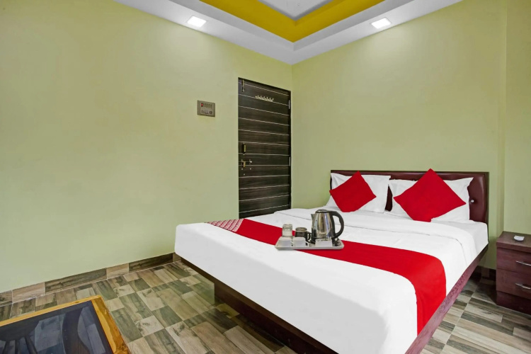 OYO 70016 Om Sai Ram Residency