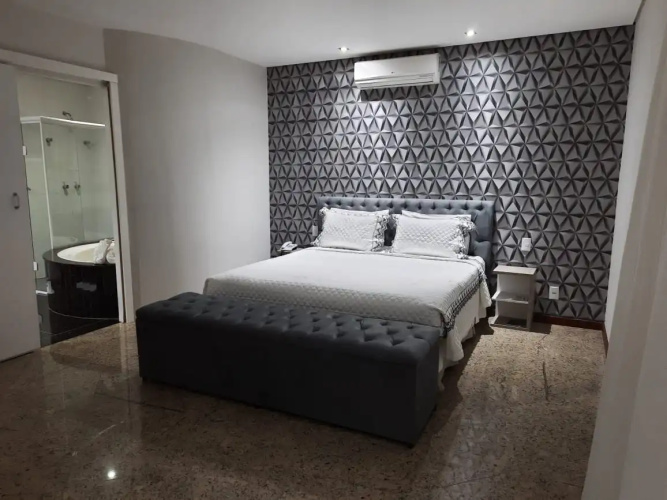 Colonial Plaza Hotel