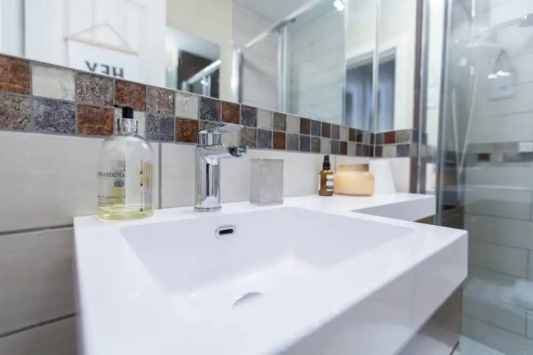 1 Bedroom Flat In Edinburghs New Town