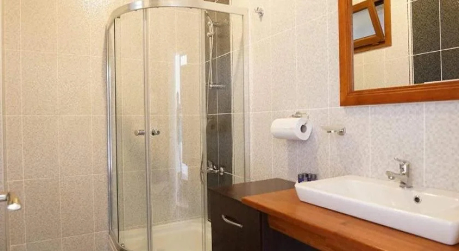Tsira Hotel