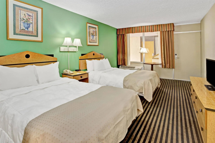 Clarion Pointe University/Expo