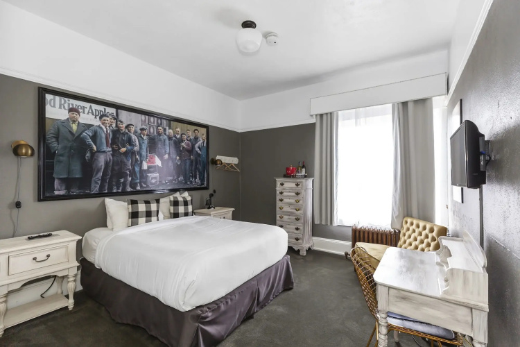 Hood River Hotel