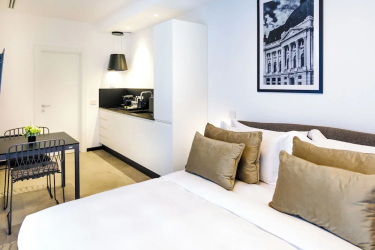 OLD TOWN SNAIL Design Apartments