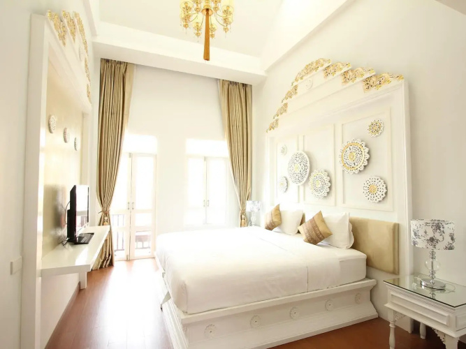Ratchiangsaen Flora House
