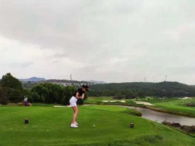 Pulanqi Hotel (Dali Golf Villa)