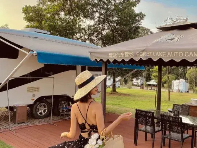 Midea Egret Lake Car Theme Hotel