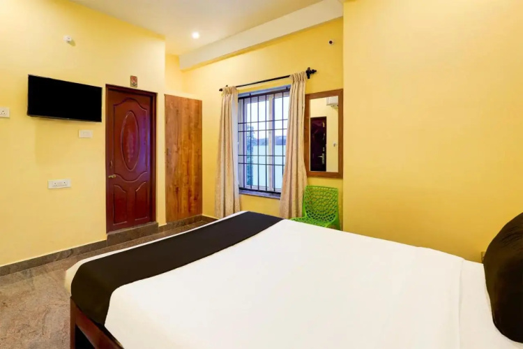 Treebo Prakasam Residency