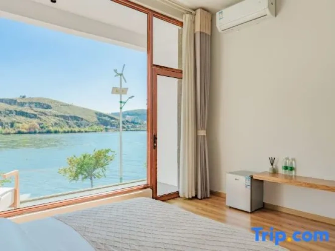 Standard Twin room with balcony and with sea view