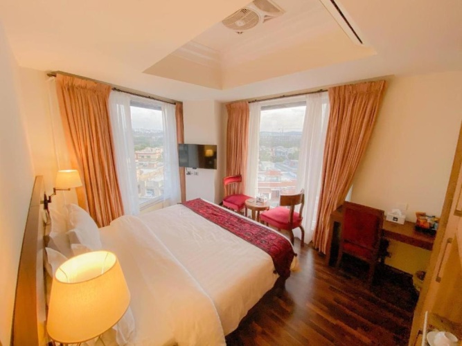 Deluxe Suite