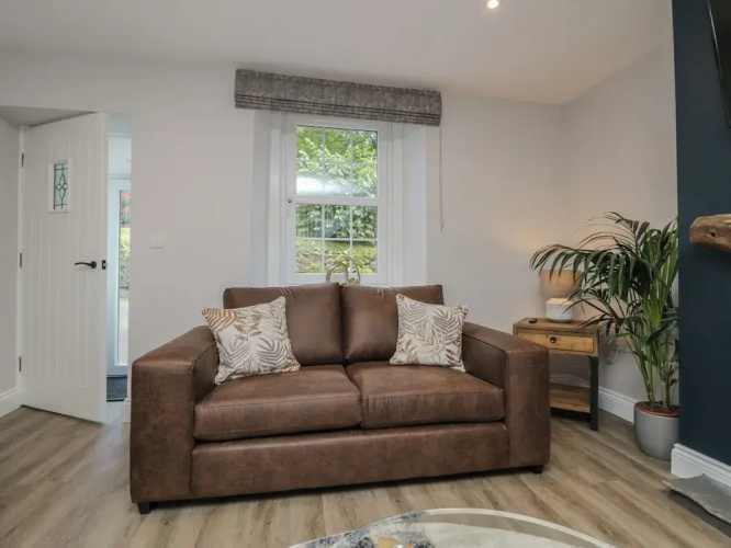 Garden Cottage No 1