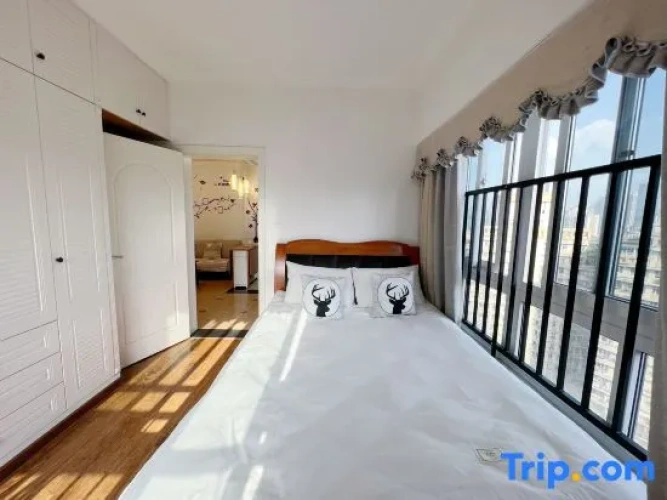 2 Bedrooms Suite with city view