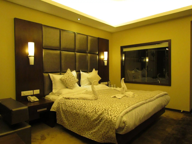 Hotel Pine Spring Wazir Bagh