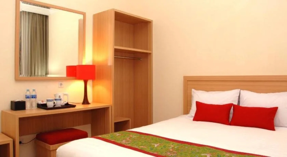 Dermaga Keluarga Hotel Sonosewu