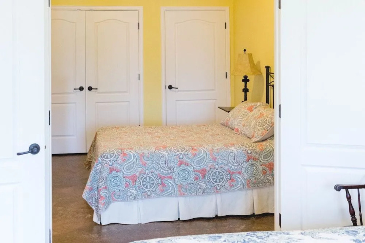 High Cotton Inn