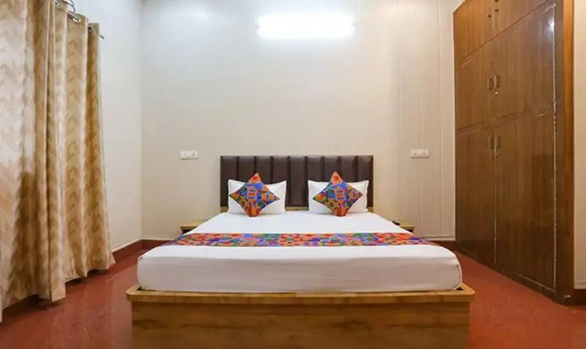 Fabhotel White Retreat Inn