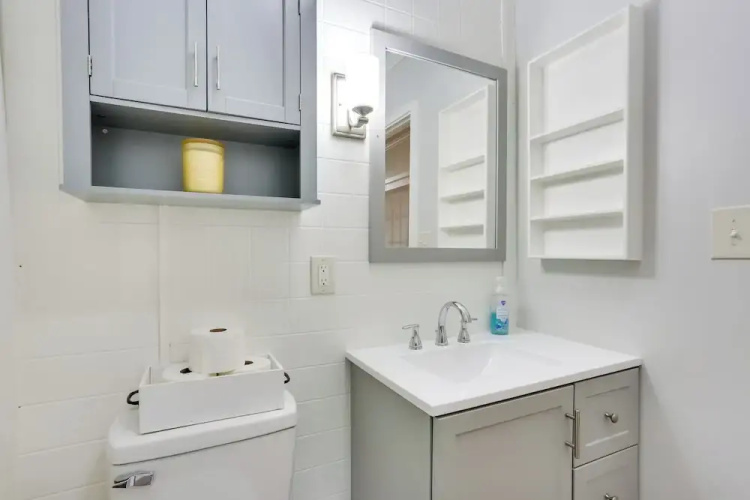 Near Parks & Lakes: Pet-friendly Winnie Cottage