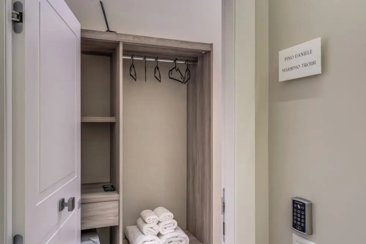 AV Rooms Napoli