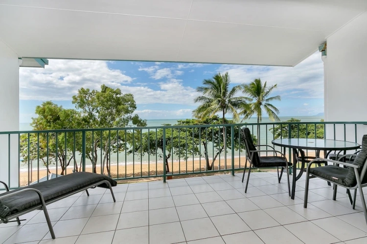 1 Bedroom Superior Apartment with balcony and with sea view