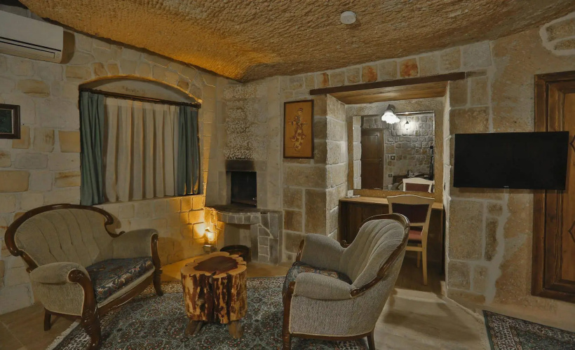 Oread Cave Suites