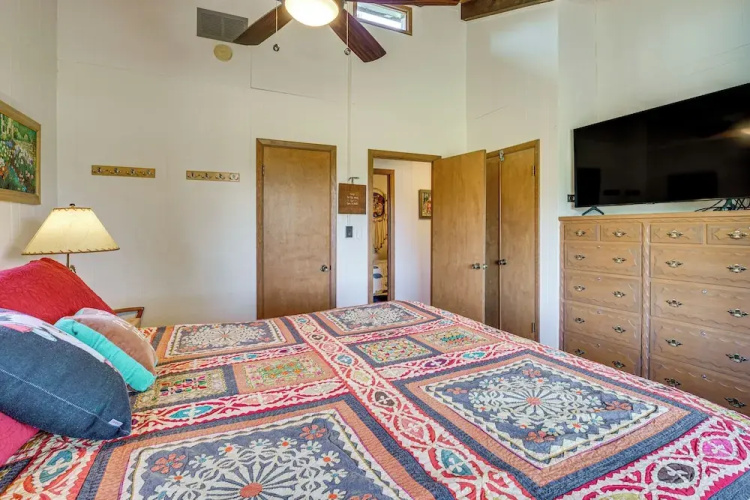 Monte Verde Lake Access & Views: Spacious Retreat!
