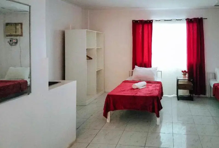 RedDoorz @ Rio Bella Lacson St. Bacolod