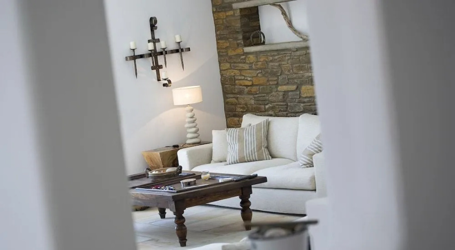 Seaside luxury villa by VillaRentalsgr