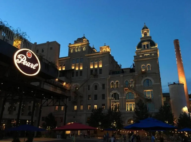 Gorgeous Guesthouse Near Amazing Downtown - San Antonio, TX