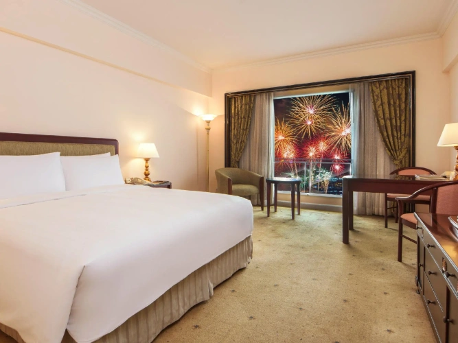 Deluxe Double room with city view