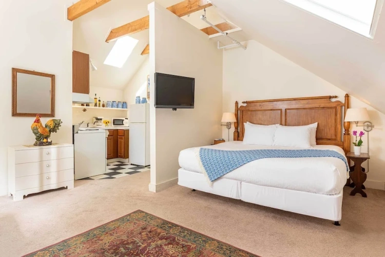 Deluxe Double Suite with balcony