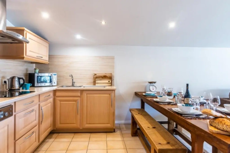 3 Bedrooms Apartment