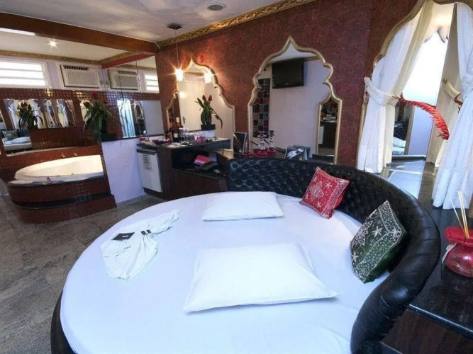 Playtime Motel