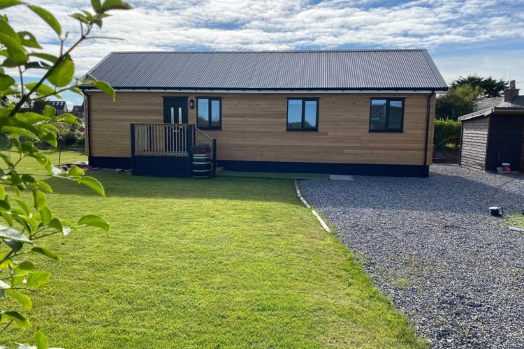 2 Bedrooms Cottage