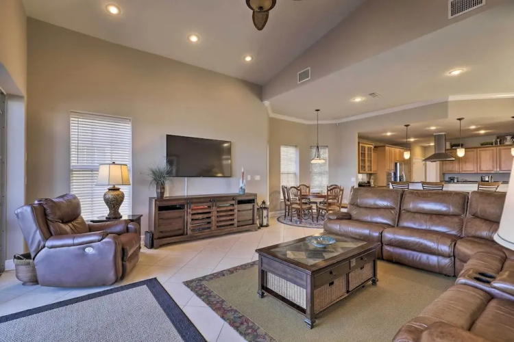 Waterfront Gem w/ Pool & Dock in Apollo Beach