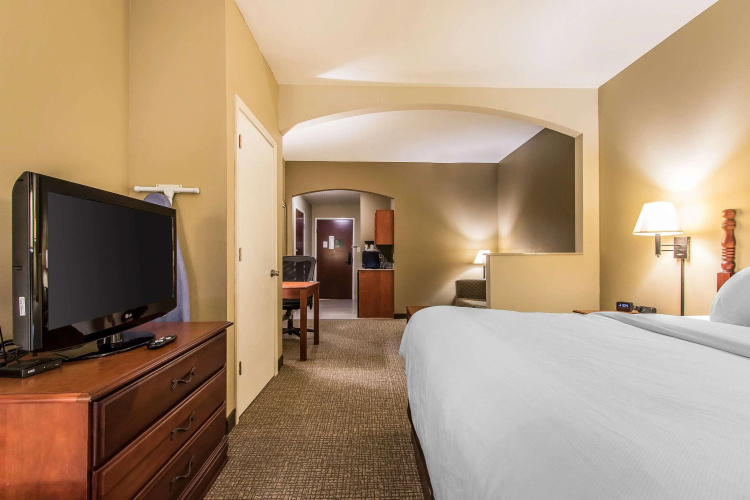 Quality Suites New Iberia