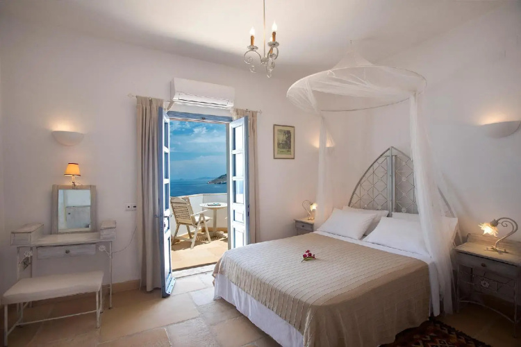 Apocosmo Resort