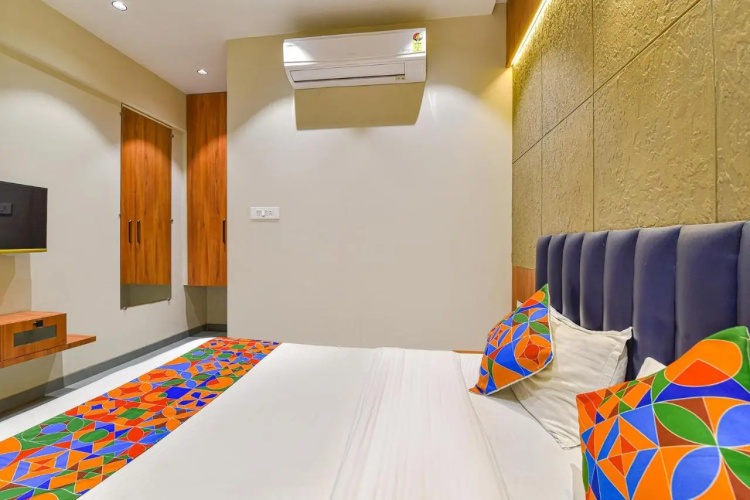 Fabhotel Udhna Inn
