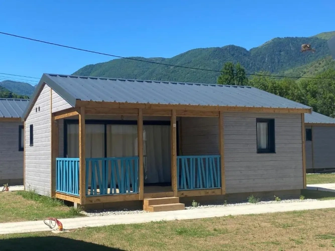 2 Bedrooms Chalet