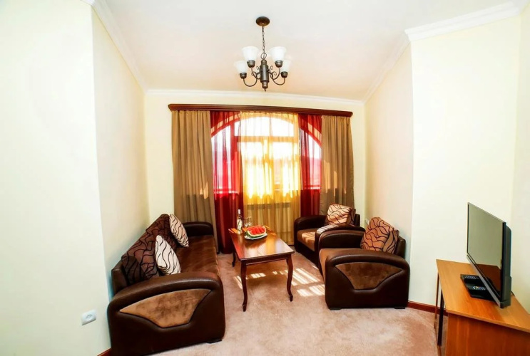 Amrots Hotel