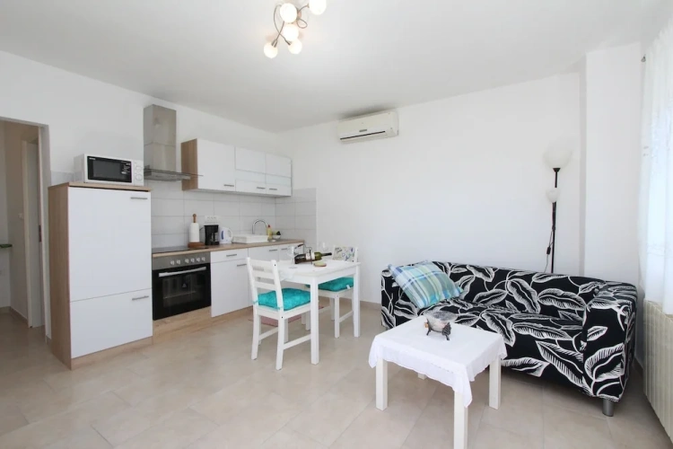 1 Bedroom Apartment with balcony