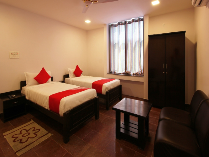 Midas Abodes by OYO Rooms