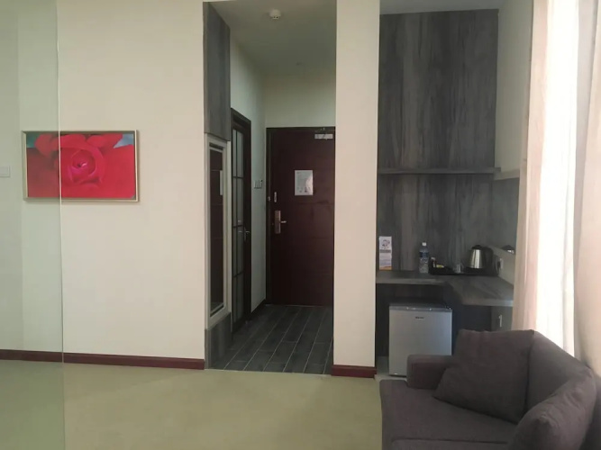 Green Rose Hotel