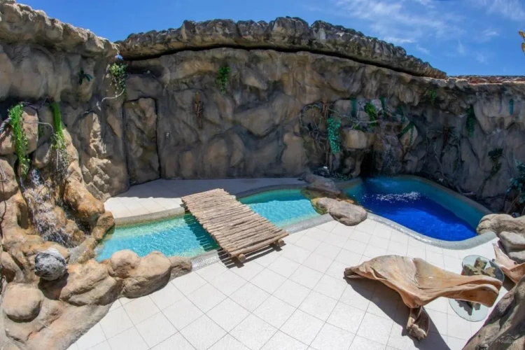 1 Bedroom Suite