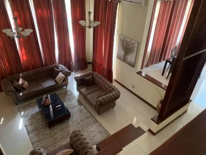 Executive 3 bedroom Apartment Space Available